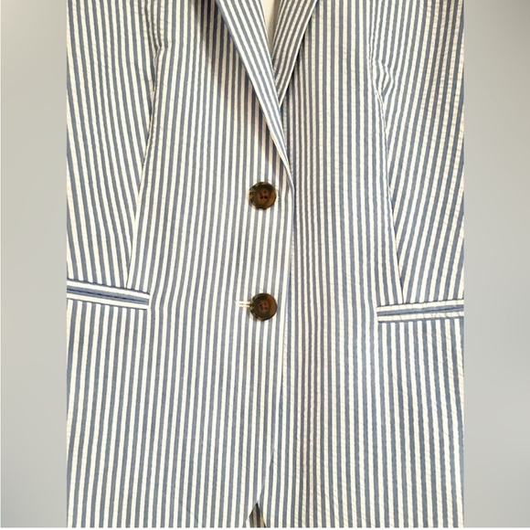 COPY - NWOT- J.Crew women’s Searsucker 100% cotton blazer blue, and white strip… - Picture 3 of 3